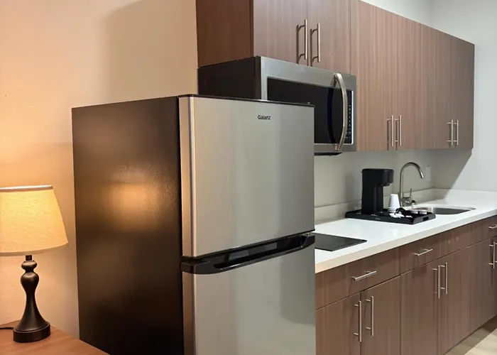 Deluxe Hotel